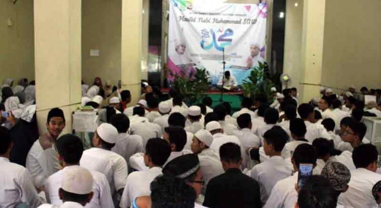 Contoh Naskah MC/Pembawa Acara Peringatan Hari Besar